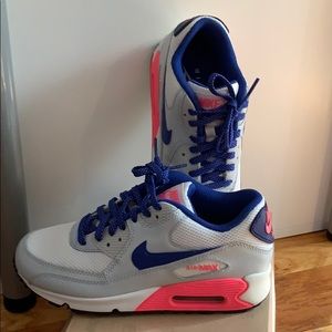 WORN ONCE Air max 90 in wht/pink/blu Size 5y, 6.5w